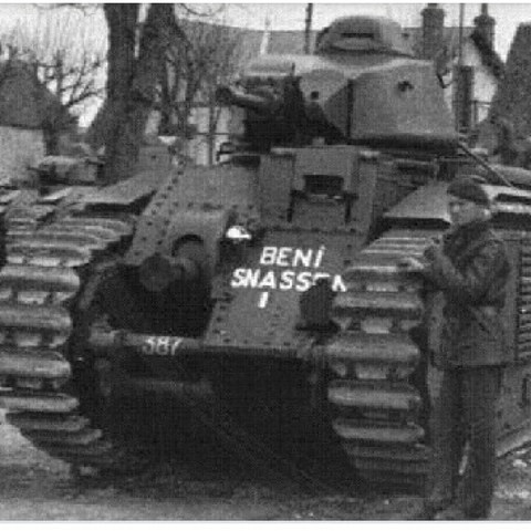    دبابة بني يزناسن 387  B1…….

