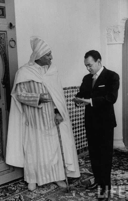    المرحوم البكاي الهبيل أول رئيس وزراء في المغرب المستقل مع ولي العهد آنذاك المرحوم الحسن الثاني  